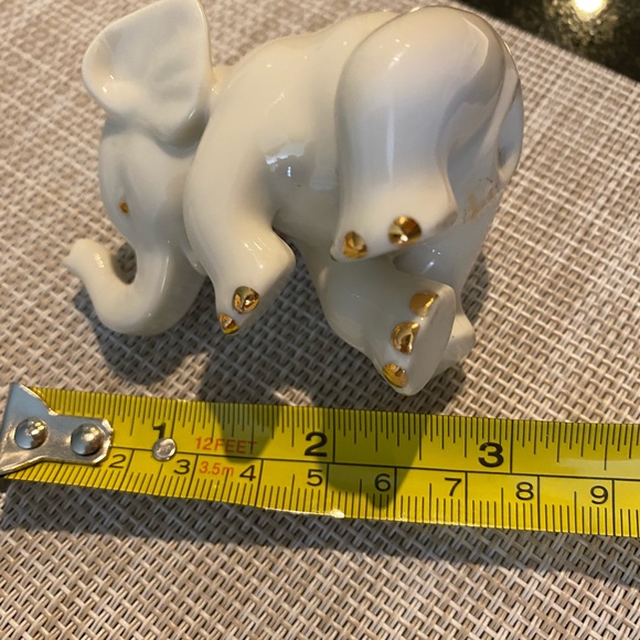 Set of 2 Vintage Lenox Baby Elephant Figurines - Picture 16 of 16